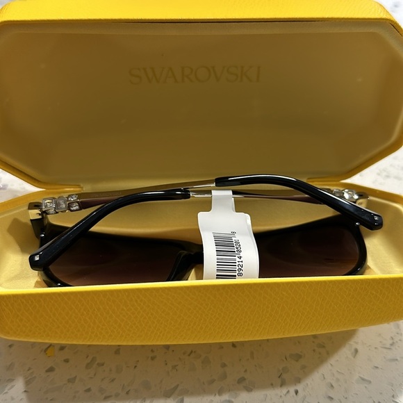 Swarovski Crystal Embellished Sunglasses Designer Eyewear Fashion Accessory - Picture 4 of 4